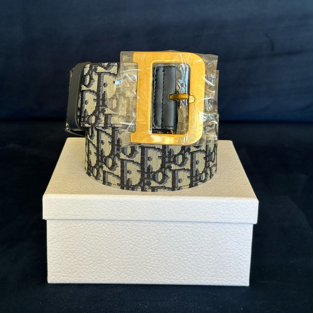Authentic and brand new Dior belt size 75.